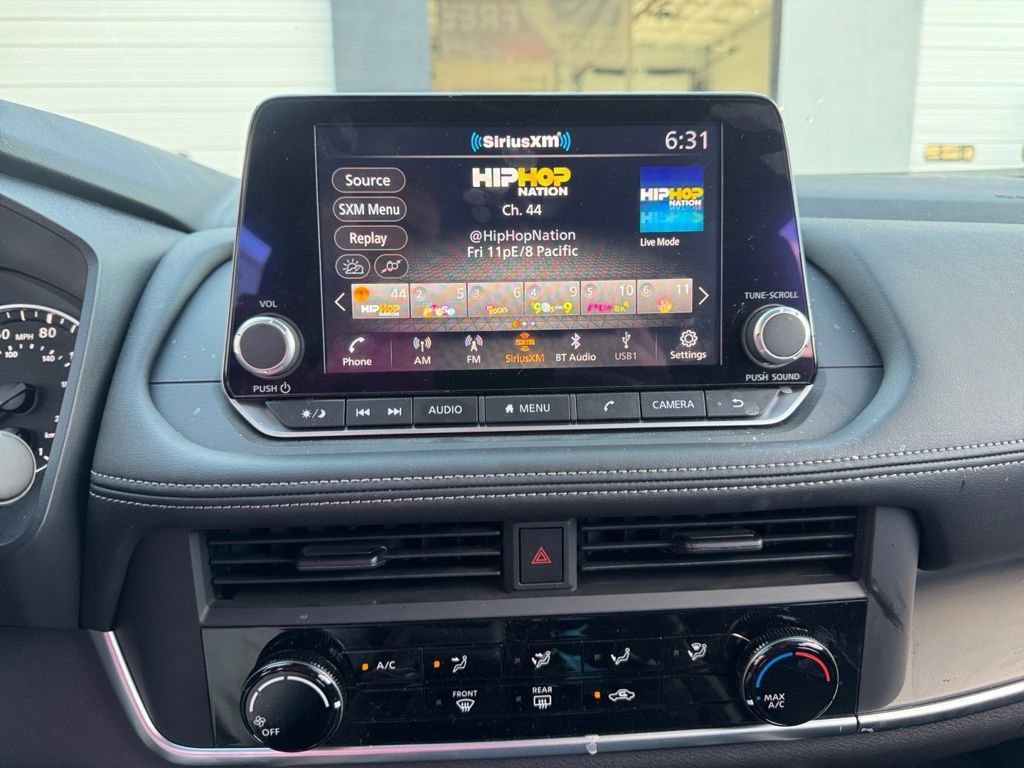 Used 2025 Nissan Rogue S image 11