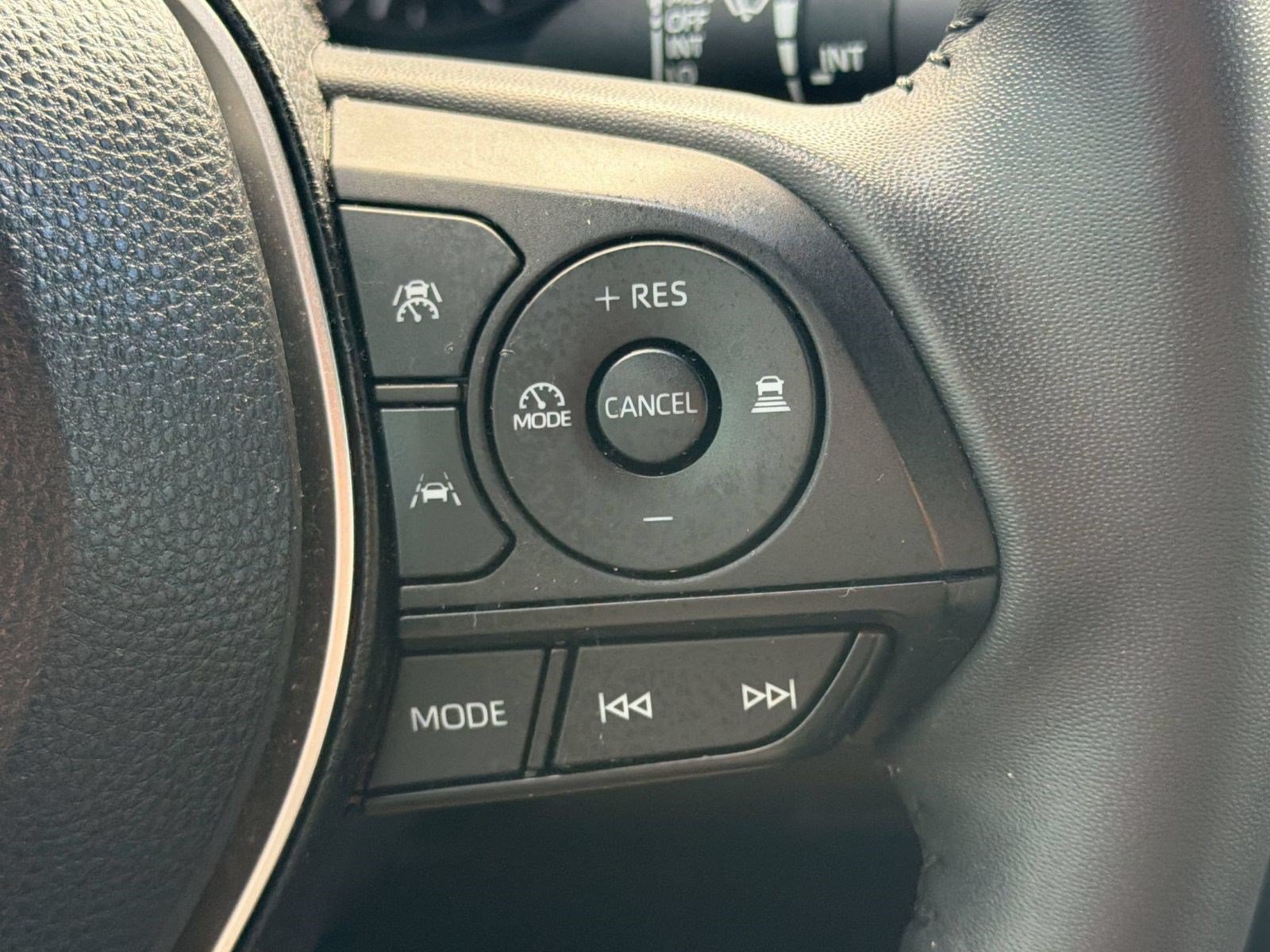 Certified 2023 Toyota Corolla SE FWD image 17