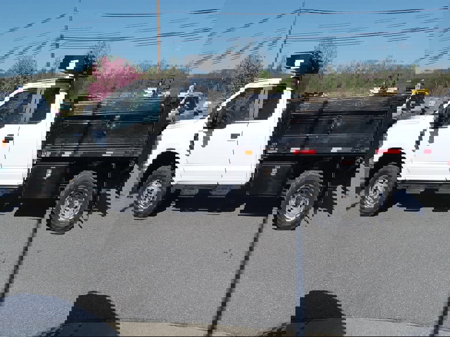 Used 2022 Ford F350 XL w/ Power Equipment Group image 4