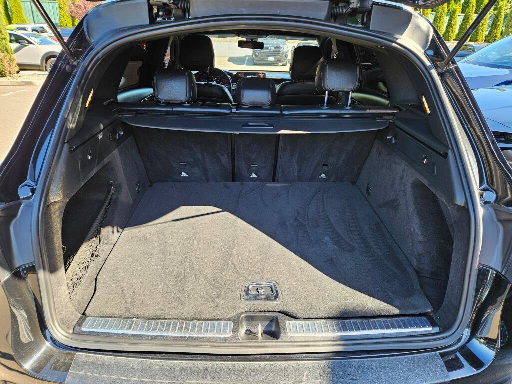 Used 2020 Mercedes-Benz GLC 300 4MATIC image 11