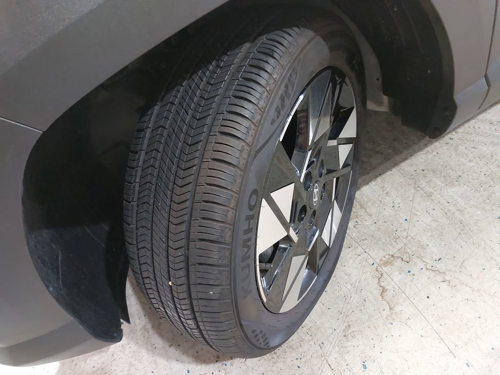 Certified 2025 Hyundai Kona SEL FWD image 31