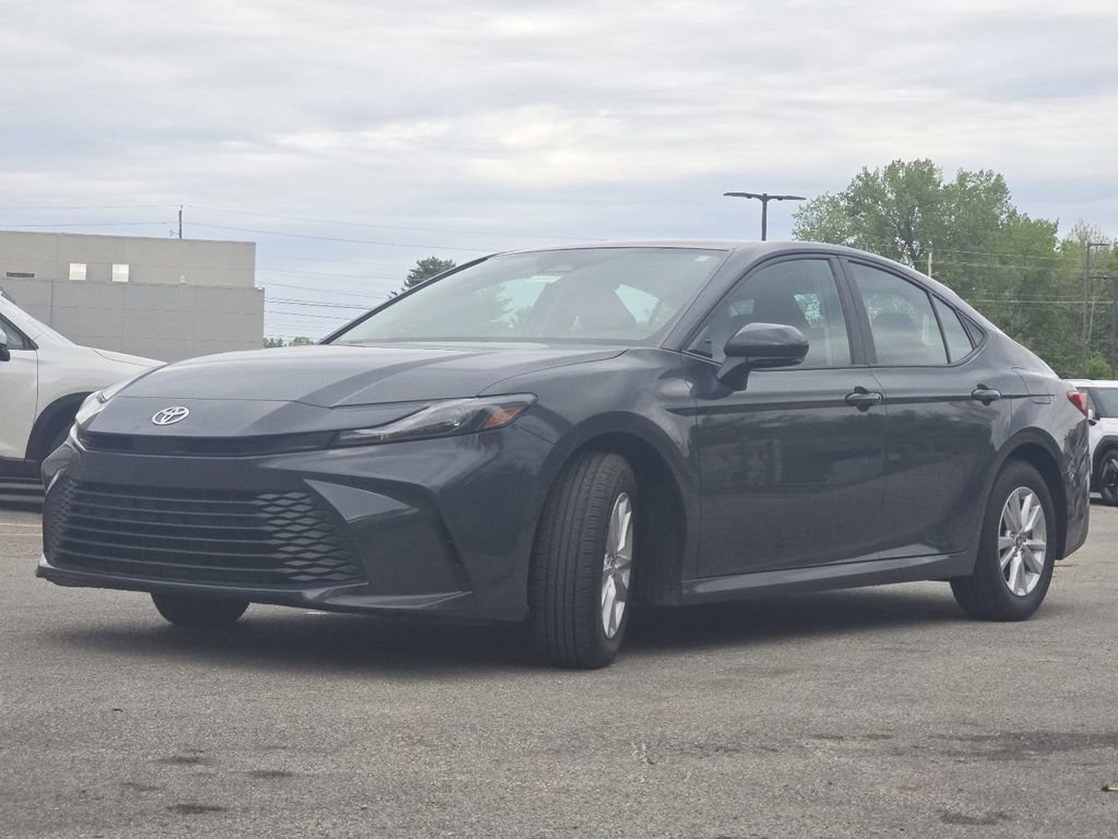 Used 2025 Toyota Camry LE FWD image 11