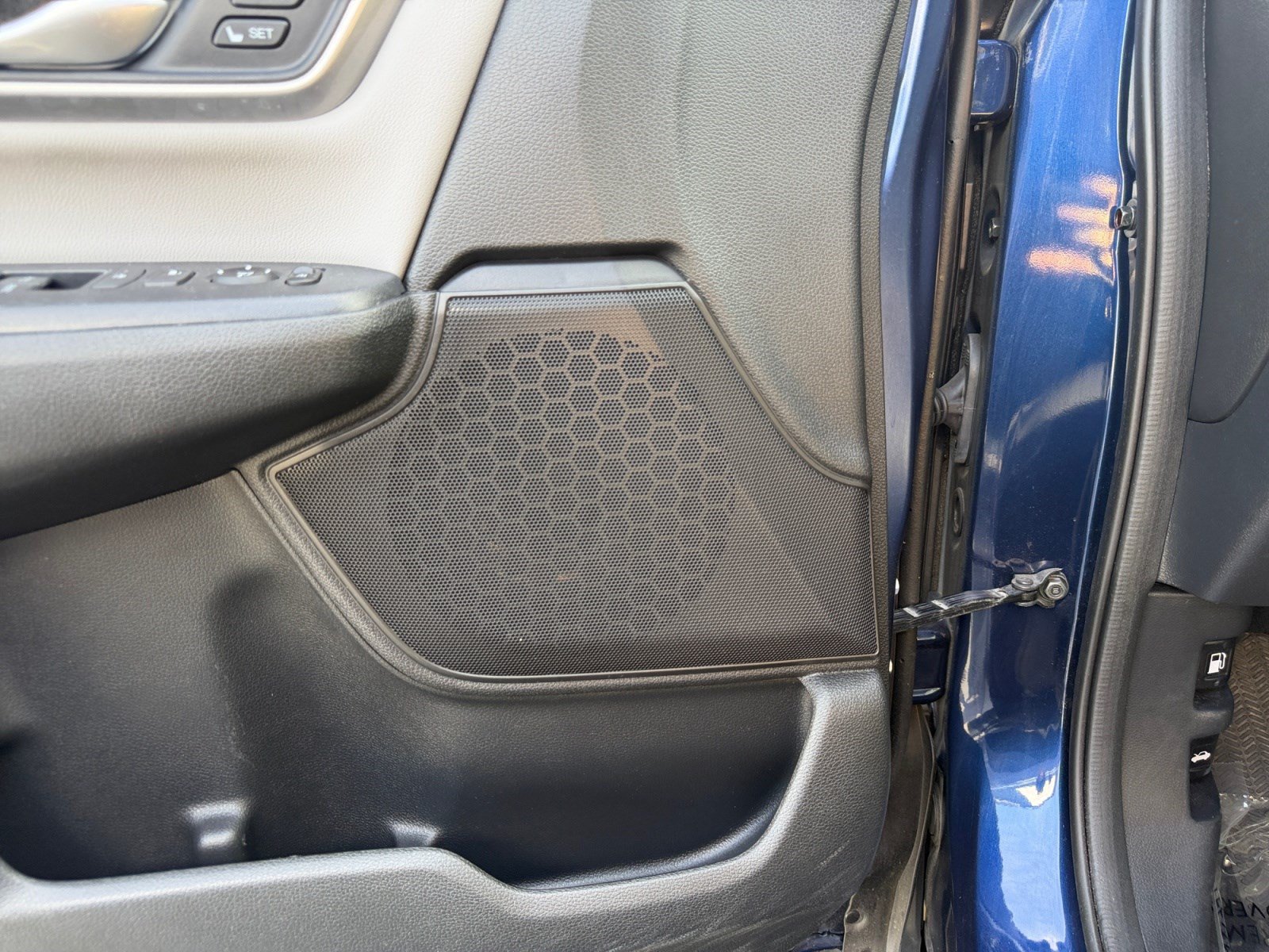 Used 2020 Honda CR-V Touring image 25