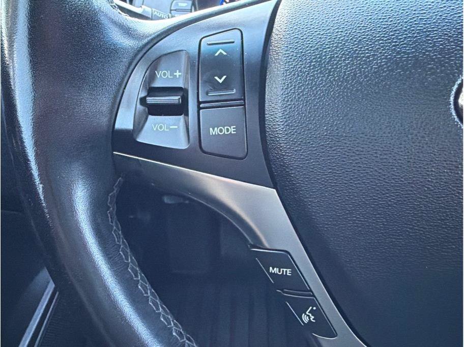 Used 2015 Hyundai Genesis 3.8 RWD image 16