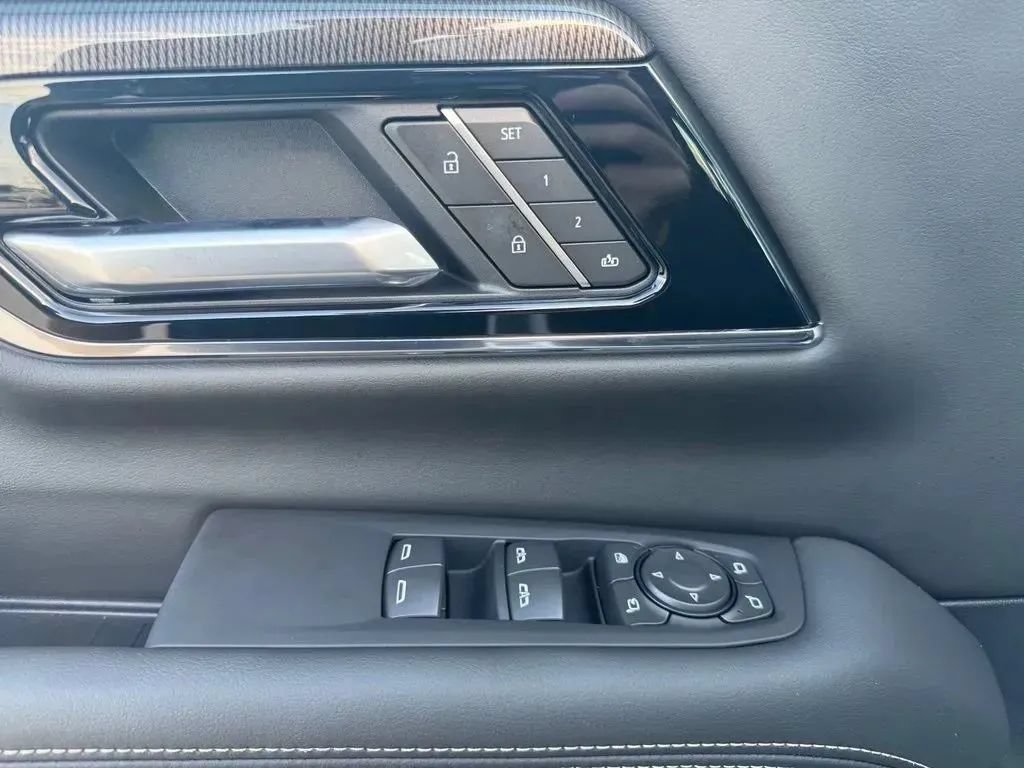 New 2026 GMC Yukon Elevation AWD/4WD image 13