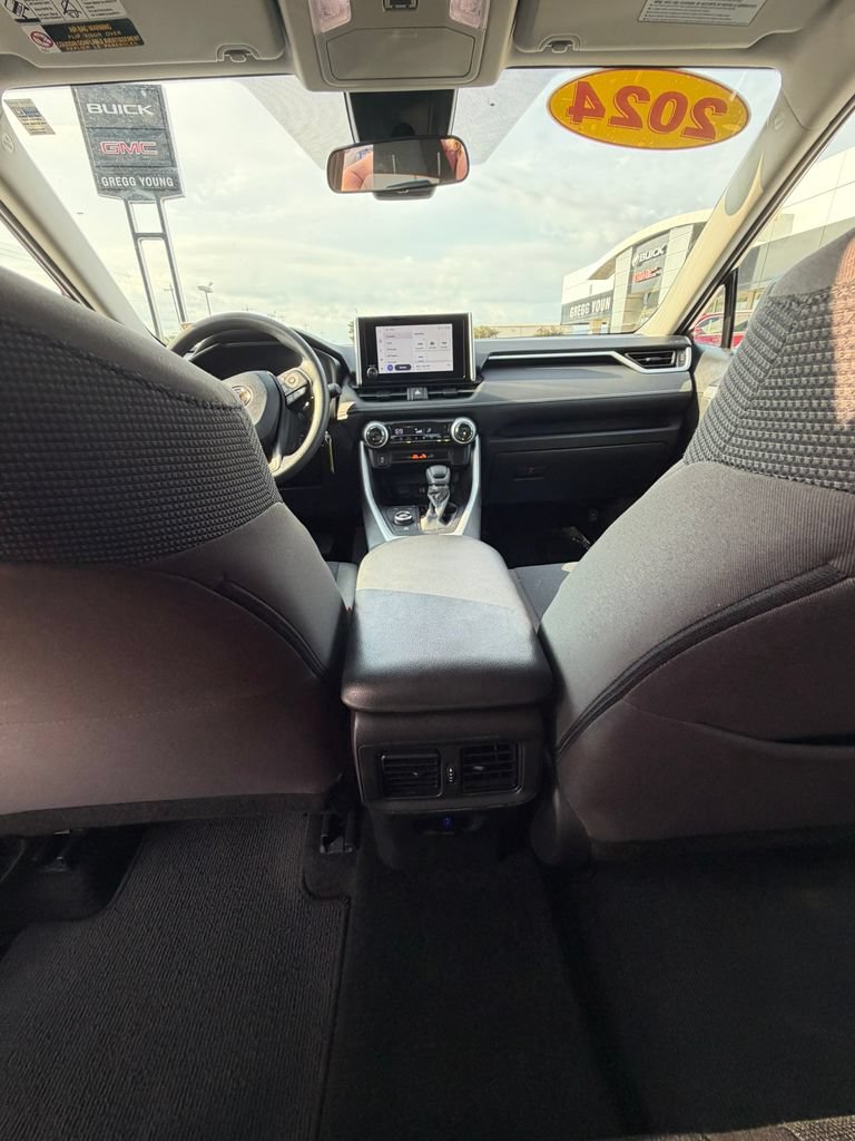 Used 2024 Toyota RAV4 LE AWD/4WD image 24