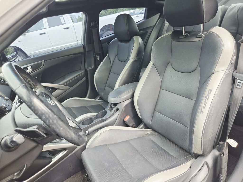 Used 2017 Hyundai Veloster Turbo w/ Tech Package 02 FWD image 11