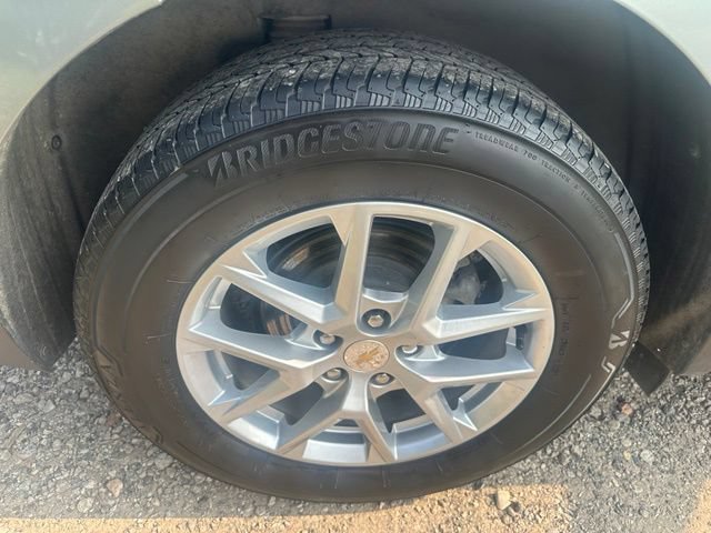 Used 2023 Chevrolet Equinox LT AWD/4WD image 13