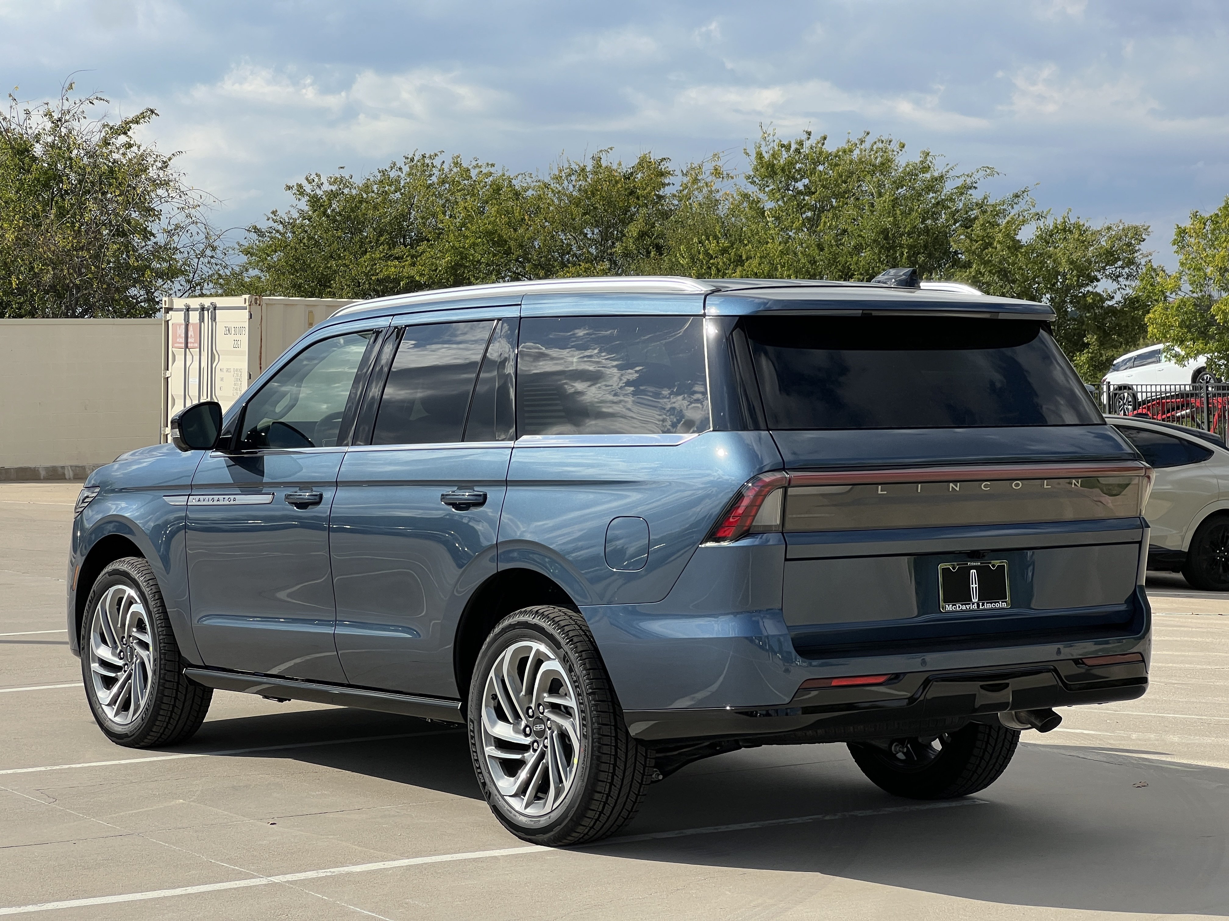 New 2027 Lincoln Navigator Reserve AWD/4WD image 7