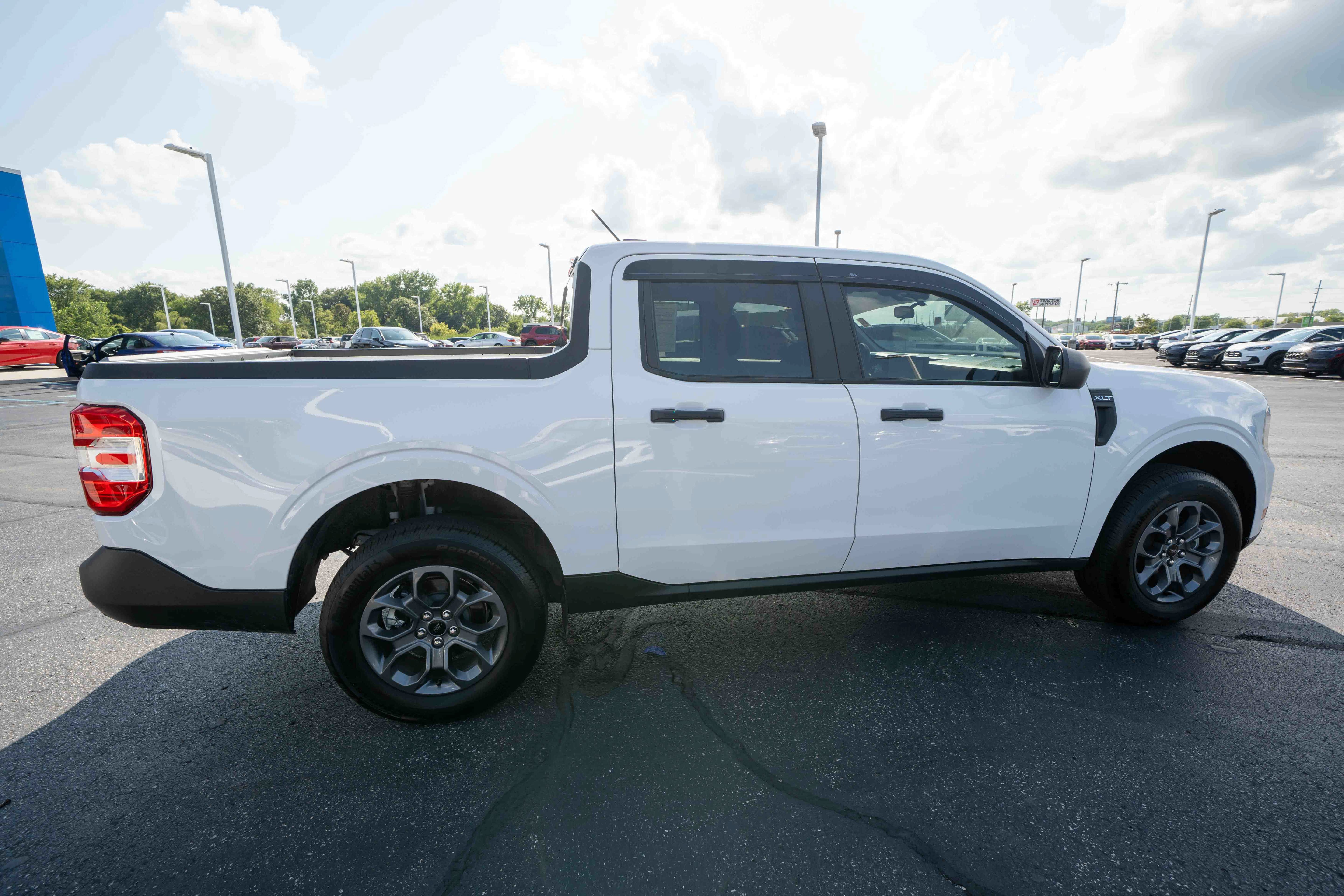 Used 2025 Ford Maverick XLT w/ Equipment Group 302A AWD/4WD image 6