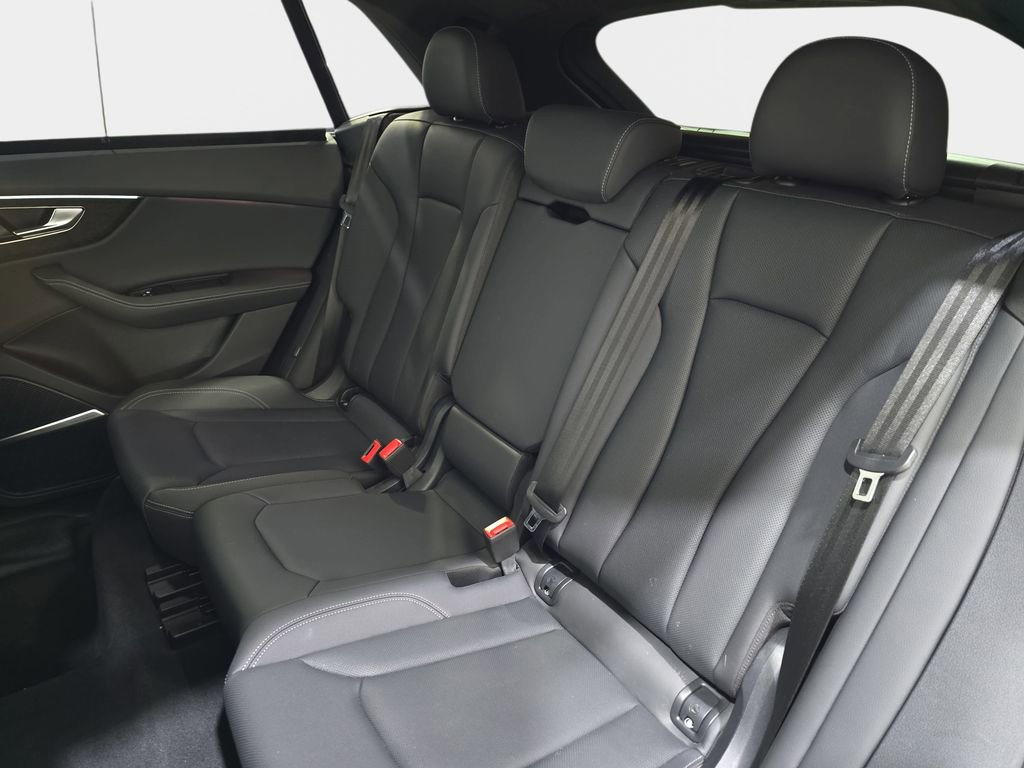 Used 2025 Audi Q8 Premium Plus image 17