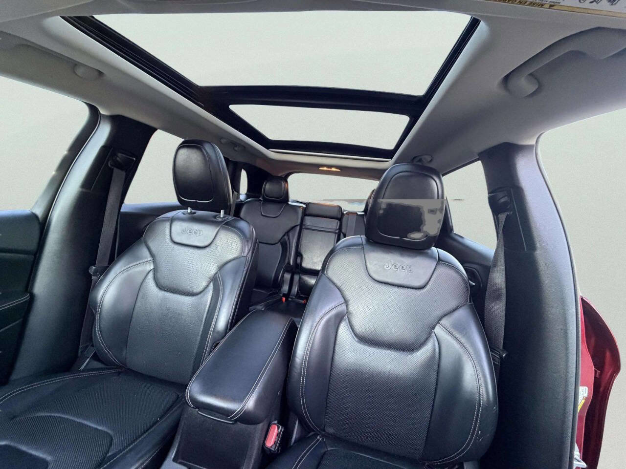 Used 2015 Jeep Cherokee Limited w/ Luxury Group image 19