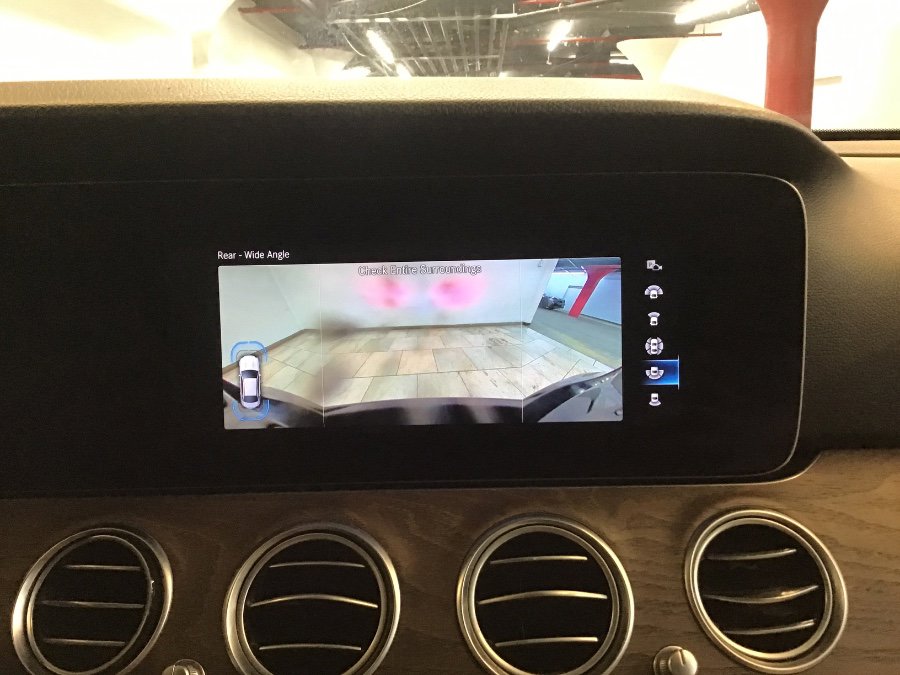 Used 2022 Mercedes-Benz E 350 4MATIC Sedan w/ AMG Line Exterior image 38