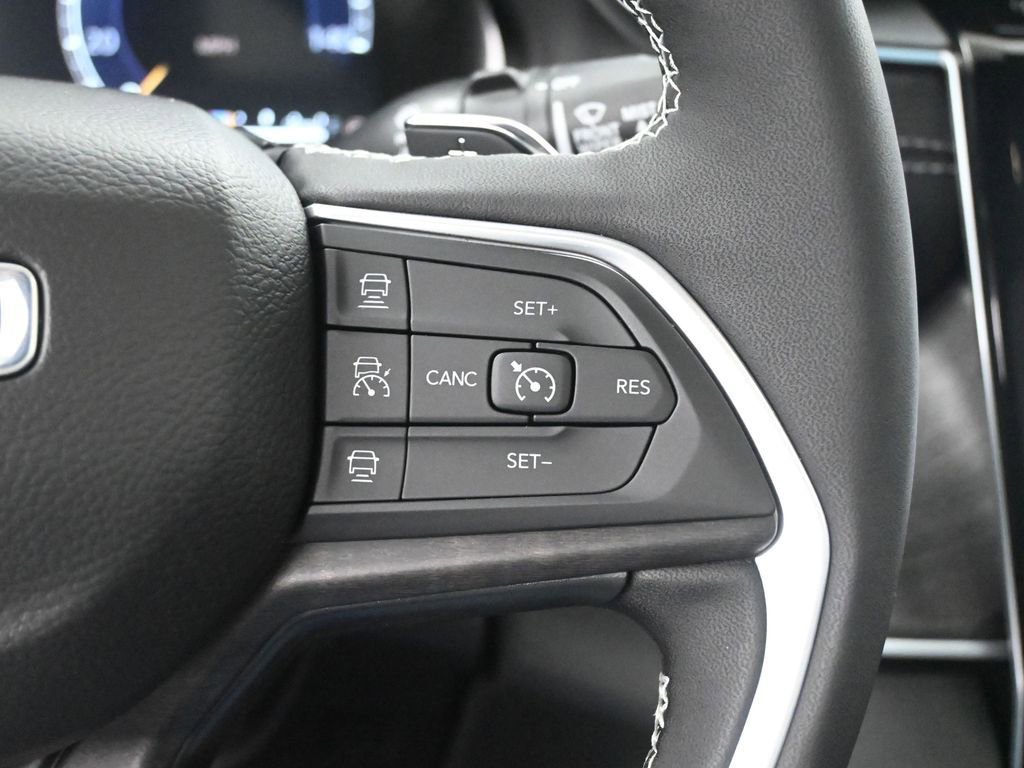 New 2025 Jeep Grand Cherokee Limited w/ Trailer Tow Package image 36