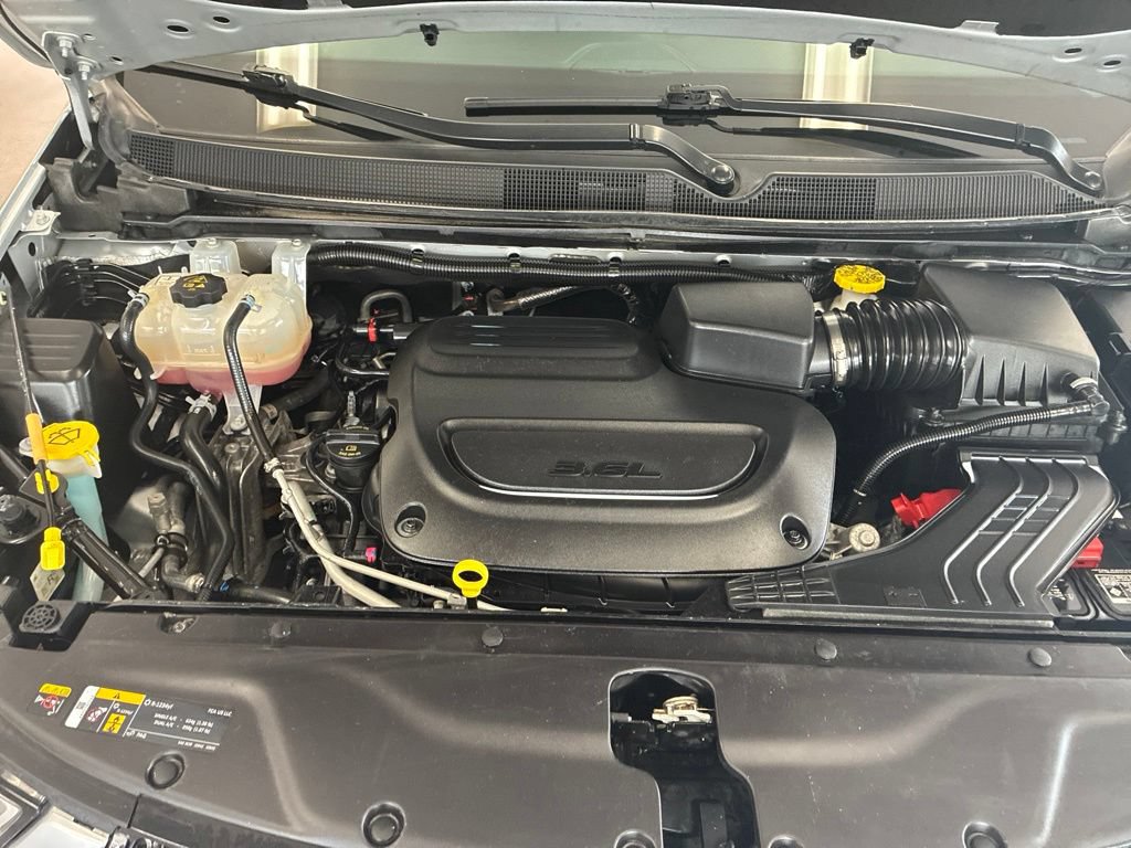 Certified 2024 Chrysler Pacifica Touring-L FWD image 44