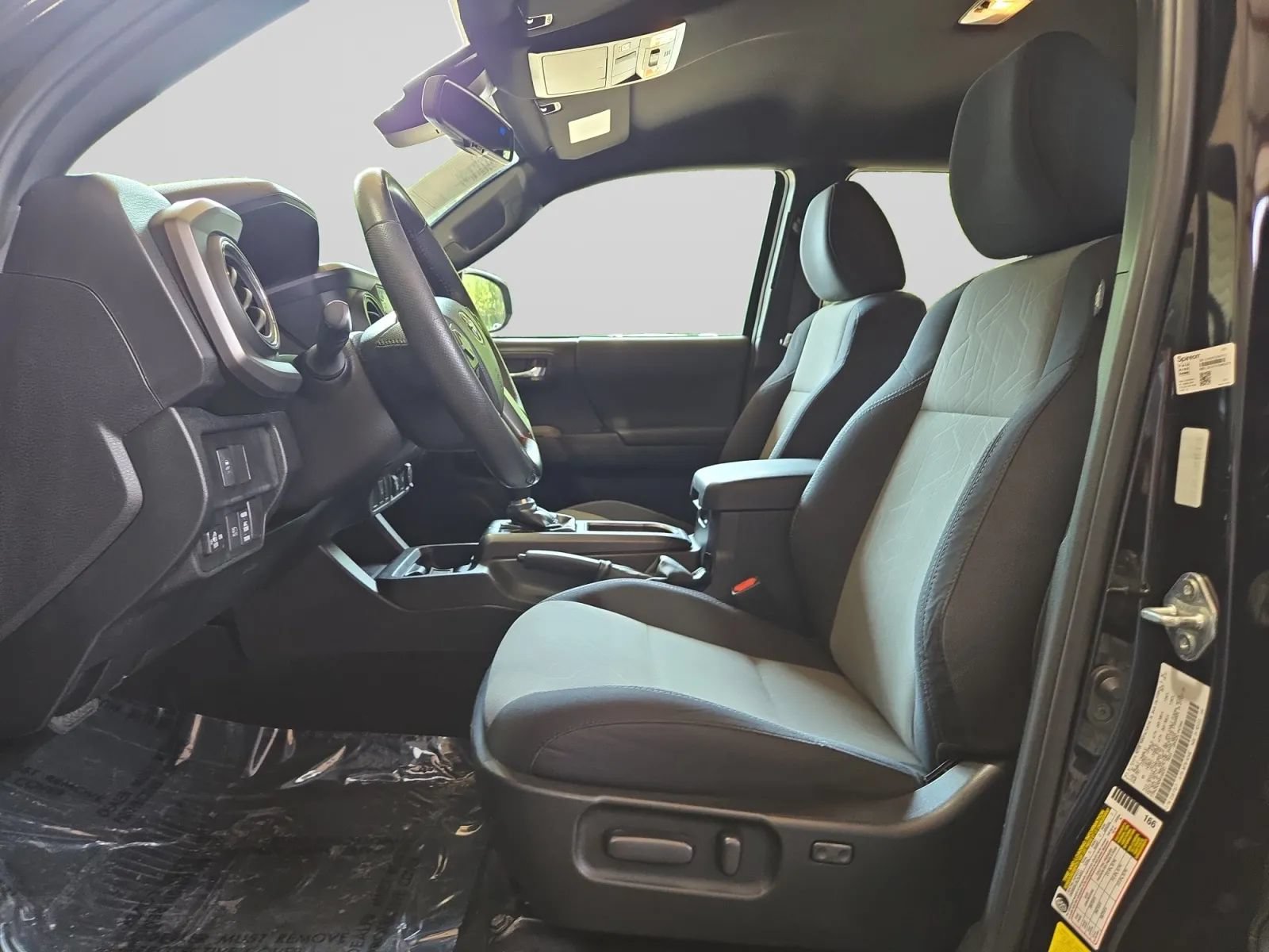 Used 2022 Toyota Tacoma TRD Off-Road RWD image 16