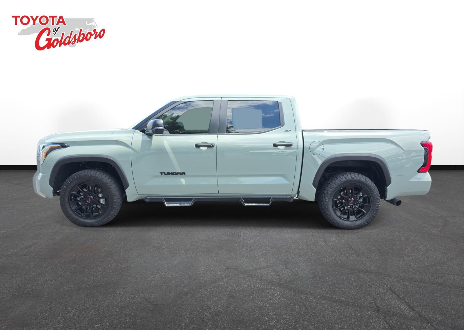 Used 2024 Toyota Tundra SR5 w/ SR5 Convenience Package AWD/4WD image 8