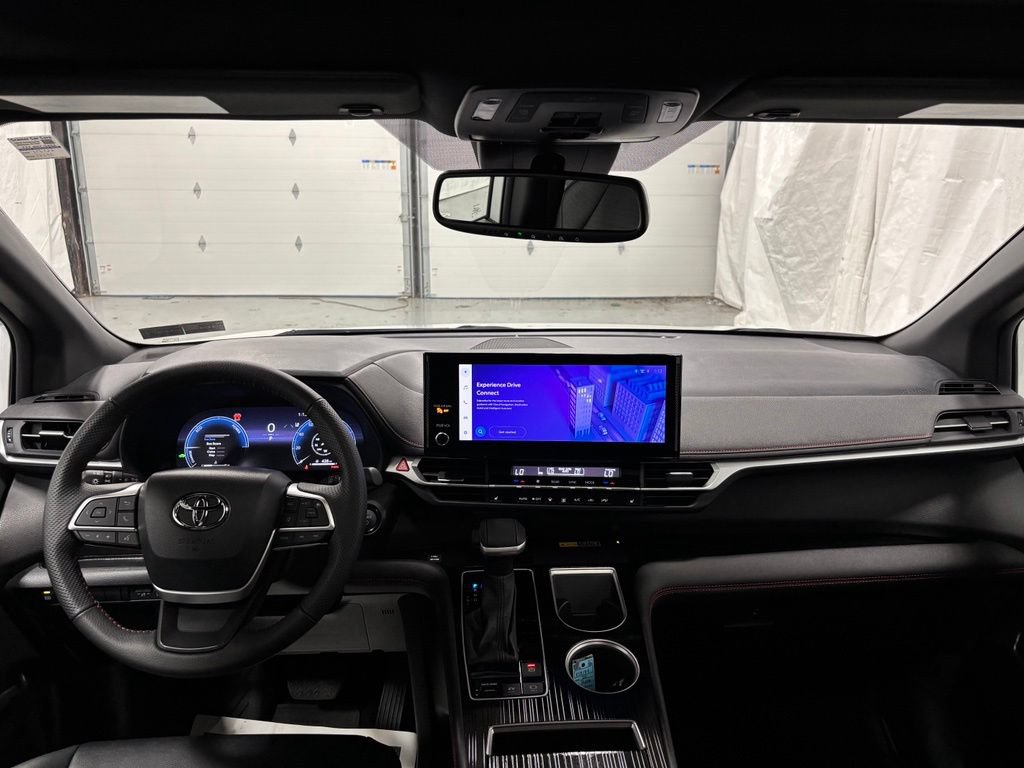 Used 2025 Toyota Sienna XSE FWD image 45