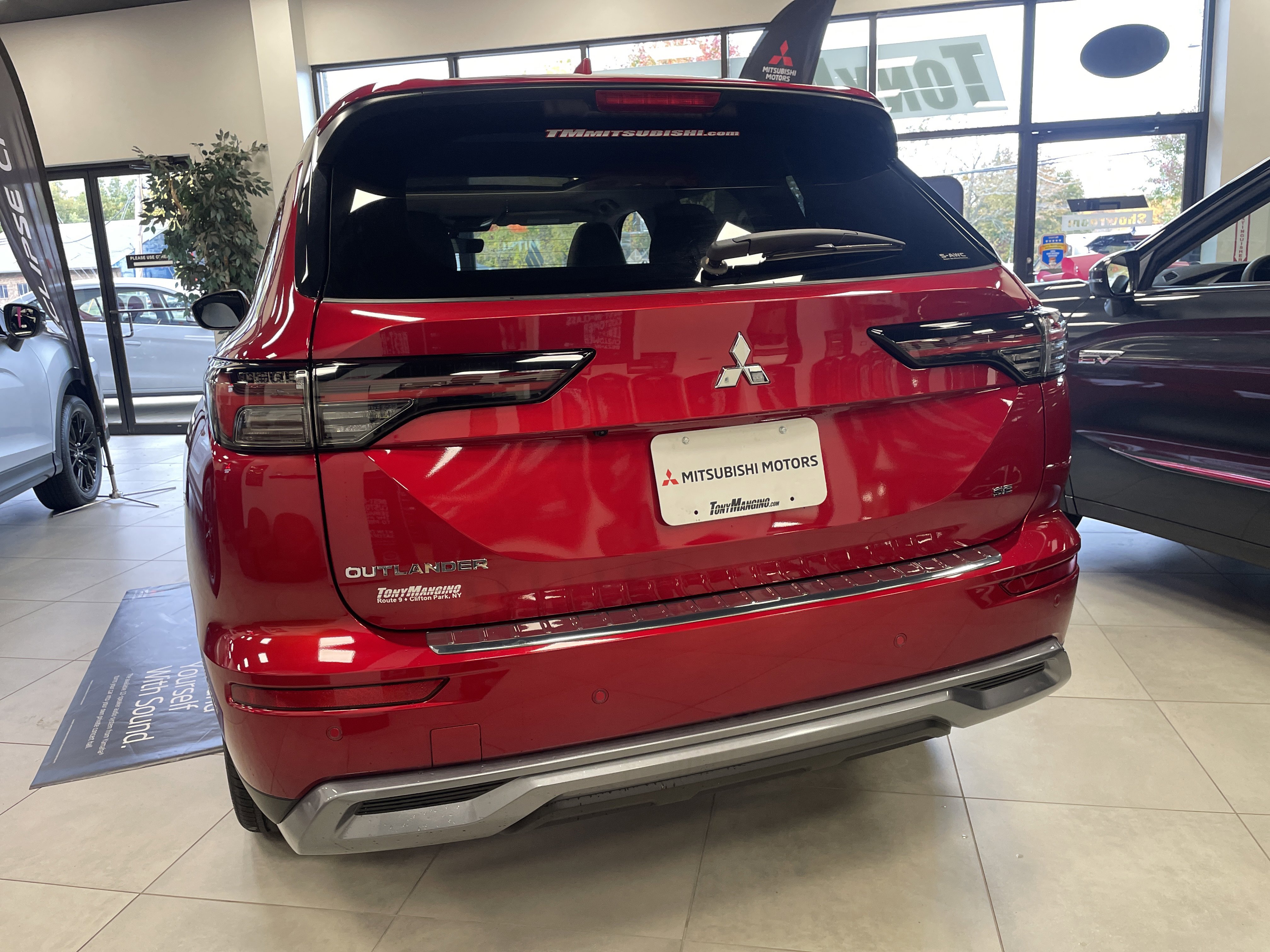 New 2025 Mitsubishi Outlander SE image 5