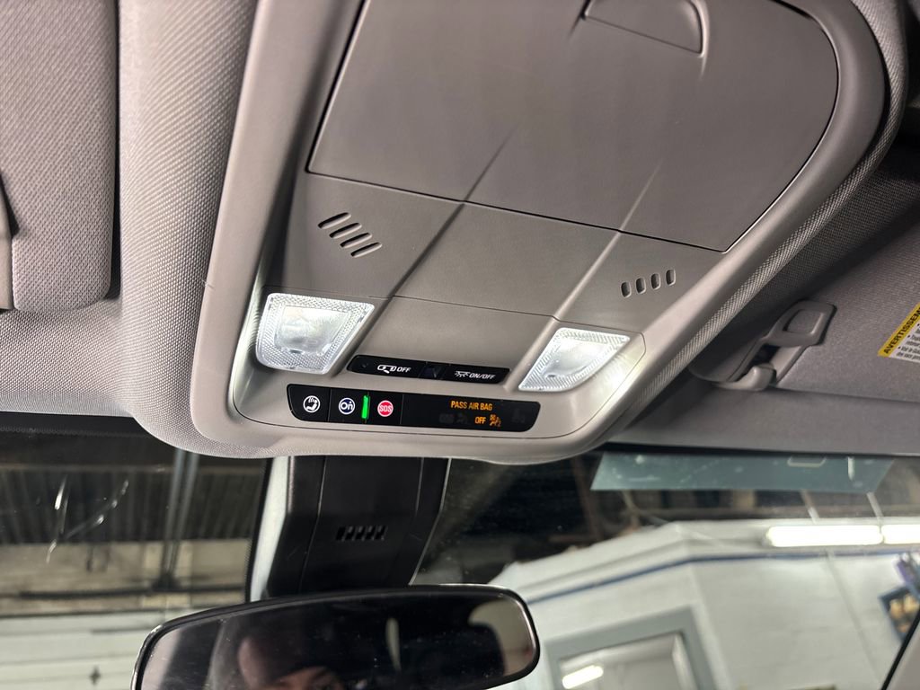 Used 2024 Chevrolet Equinox LT image 30