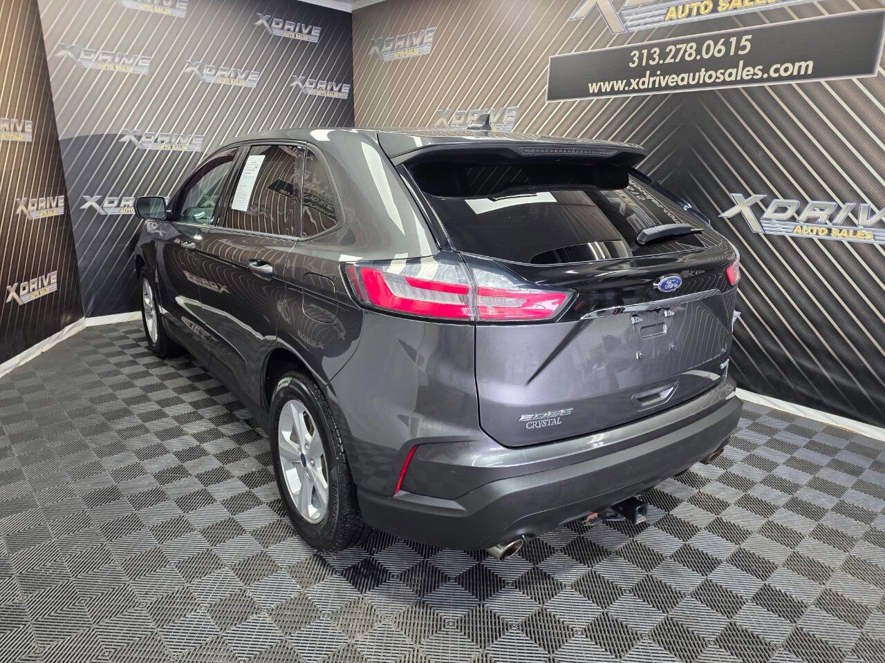 Used 2019 Ford Edge SE image 9