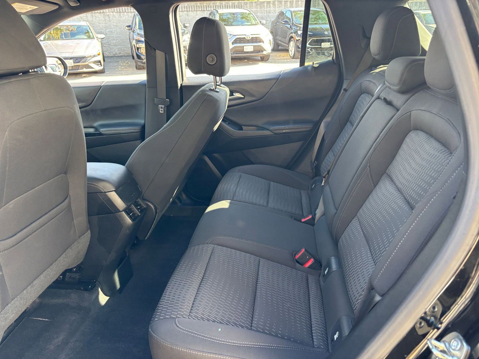 Used 2025 Chevrolet Equinox LT AWD/4WD image 25
