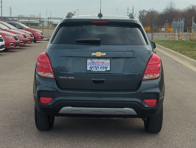 Used 2021 Chevrolet Trax LT w/ LT Convenience Package image 4