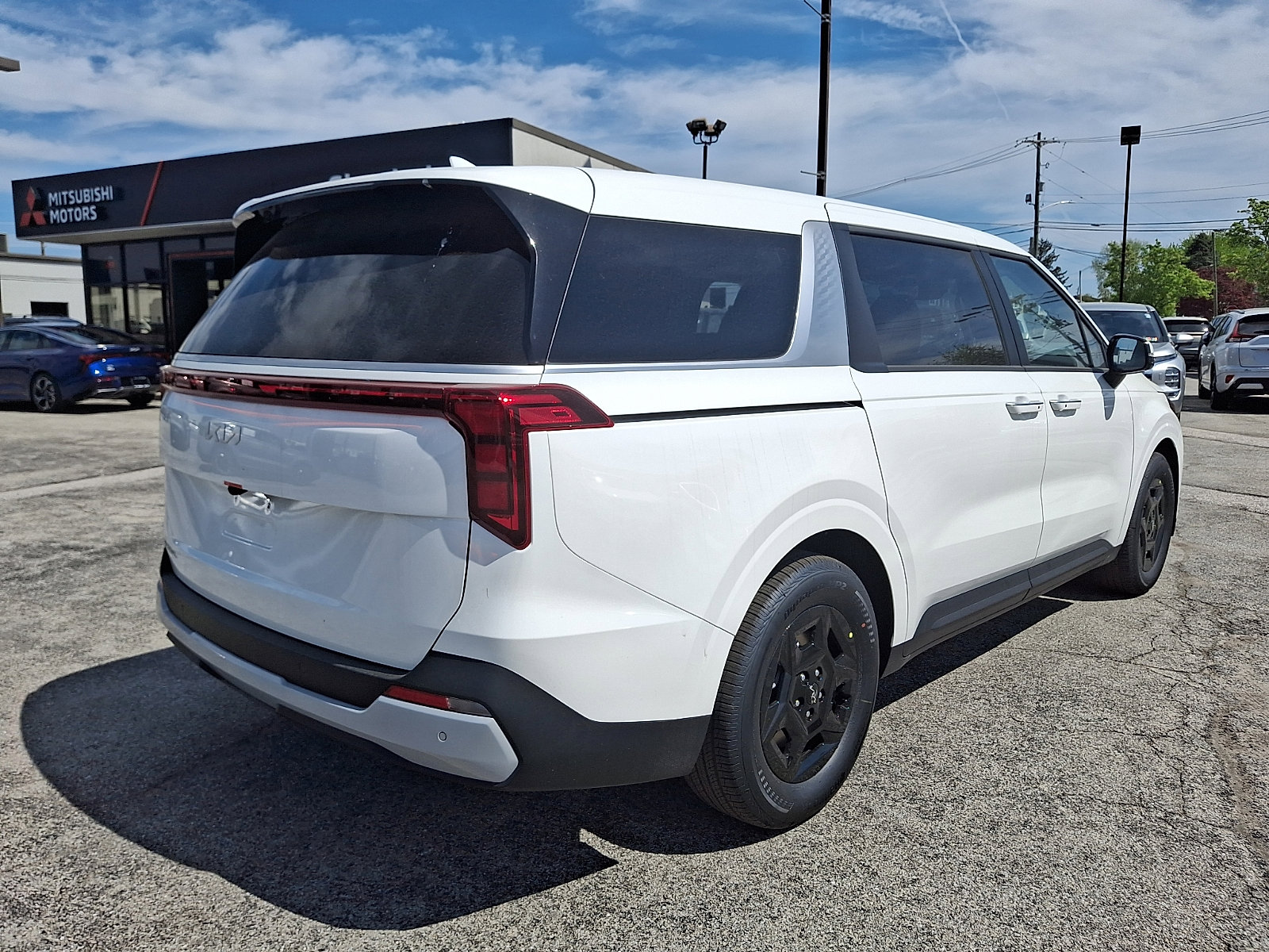 New 2026 Kia Carnival LX image 8