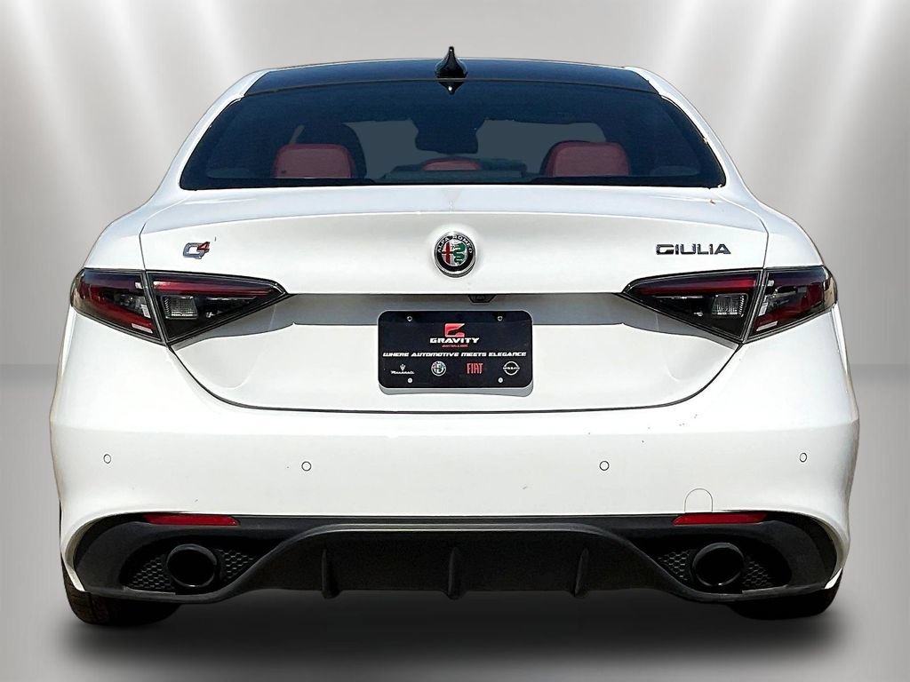 Used 2024 Alfa Romeo Giulia Veloce AWD/4WD image 5