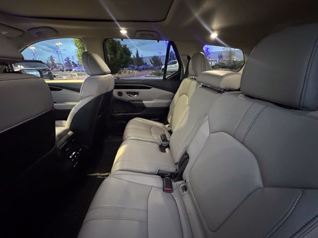 Used 2025 Honda Pilot Touring image 25