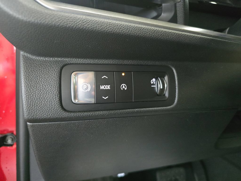 Used 2026 Chevrolet Traverse LT w/ Driver Confidence Package FWD image 27