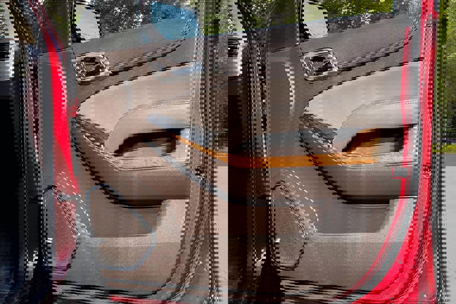 Used 2020 GMC Yukon Denali w/ Denali Premium Package image 32