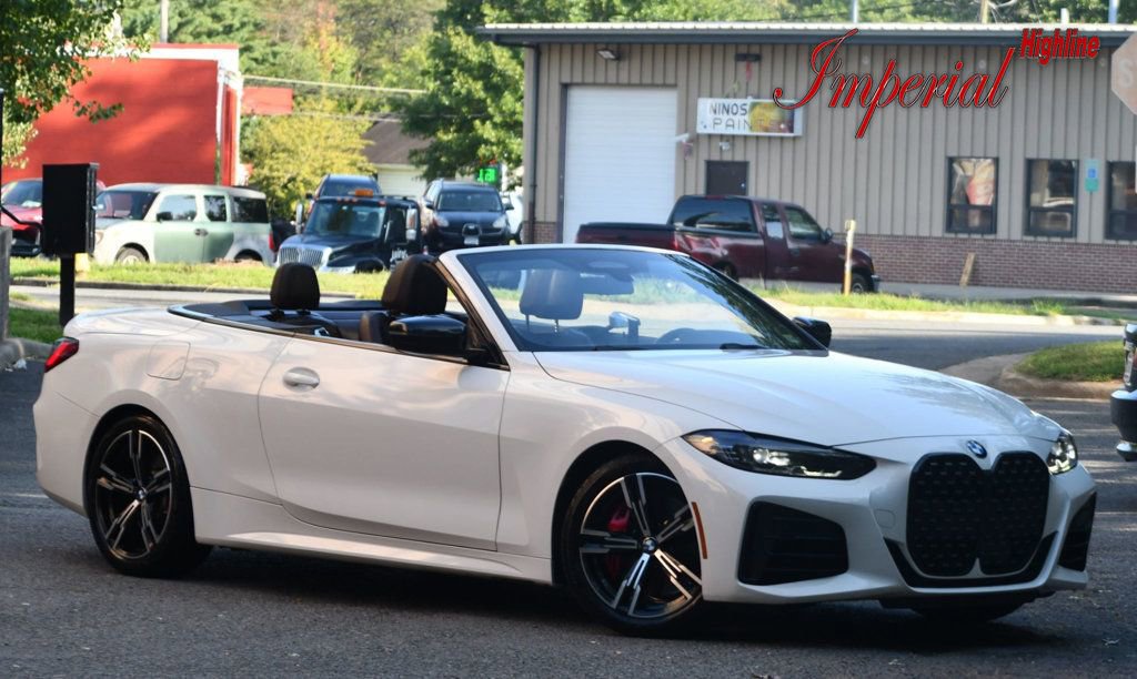 Used 2022 BMW M440i Convertible image 1