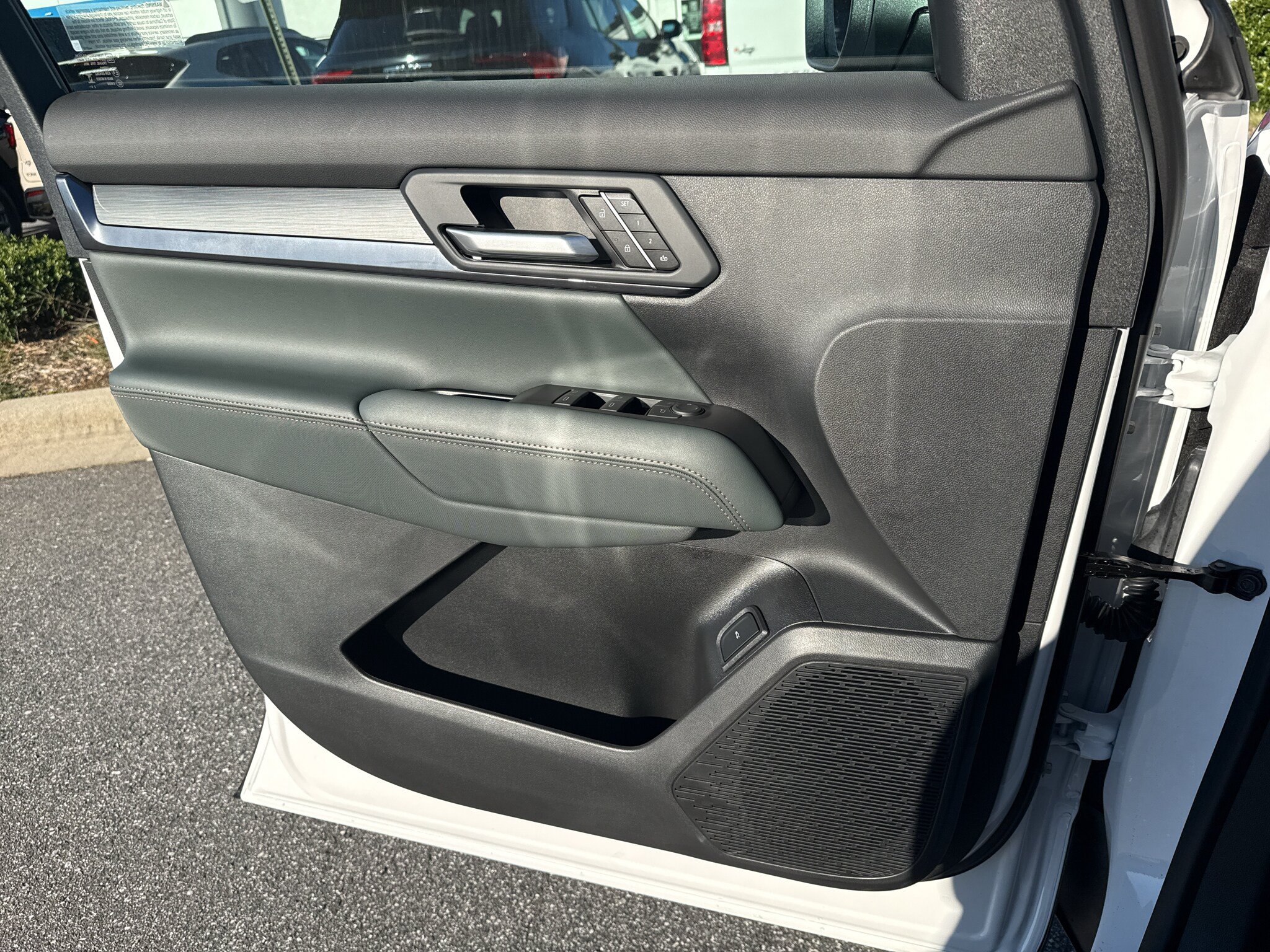 New 2027 GMC Terrain AT4 w/ Convenience Package III AWD/4WD image 9