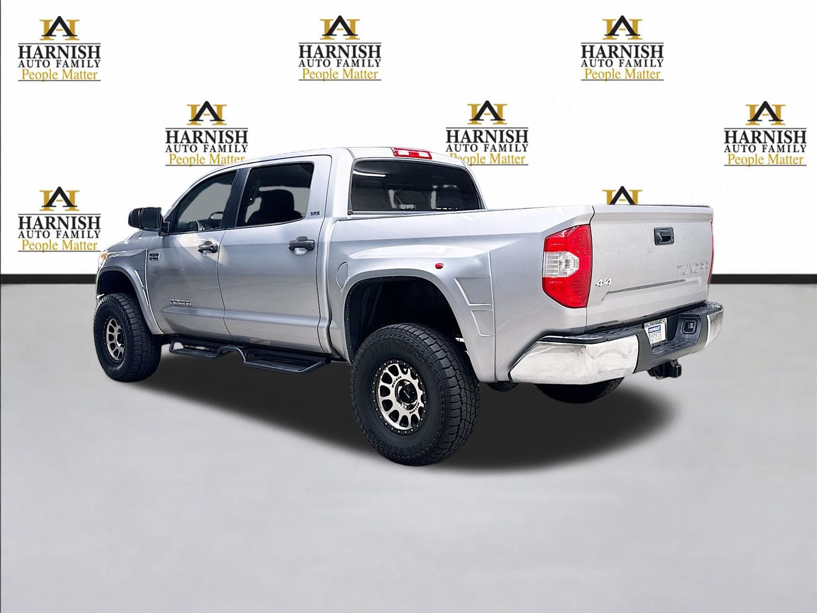 Used 2017 Toyota Tundra SR5 w/ SR5 Upgrade Package AWD/4WD image 9