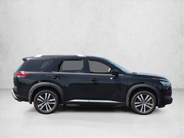 Used 2024 Nissan Pathfinder Platinum w/ Cargo Package FWD image 4