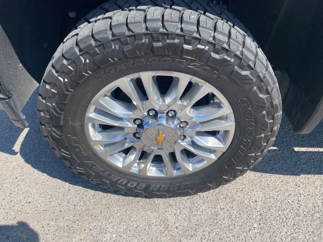 Used 2023 Chevrolet Silverado 2500 High Country w/ Safety Package II AWD/4WD image 10
