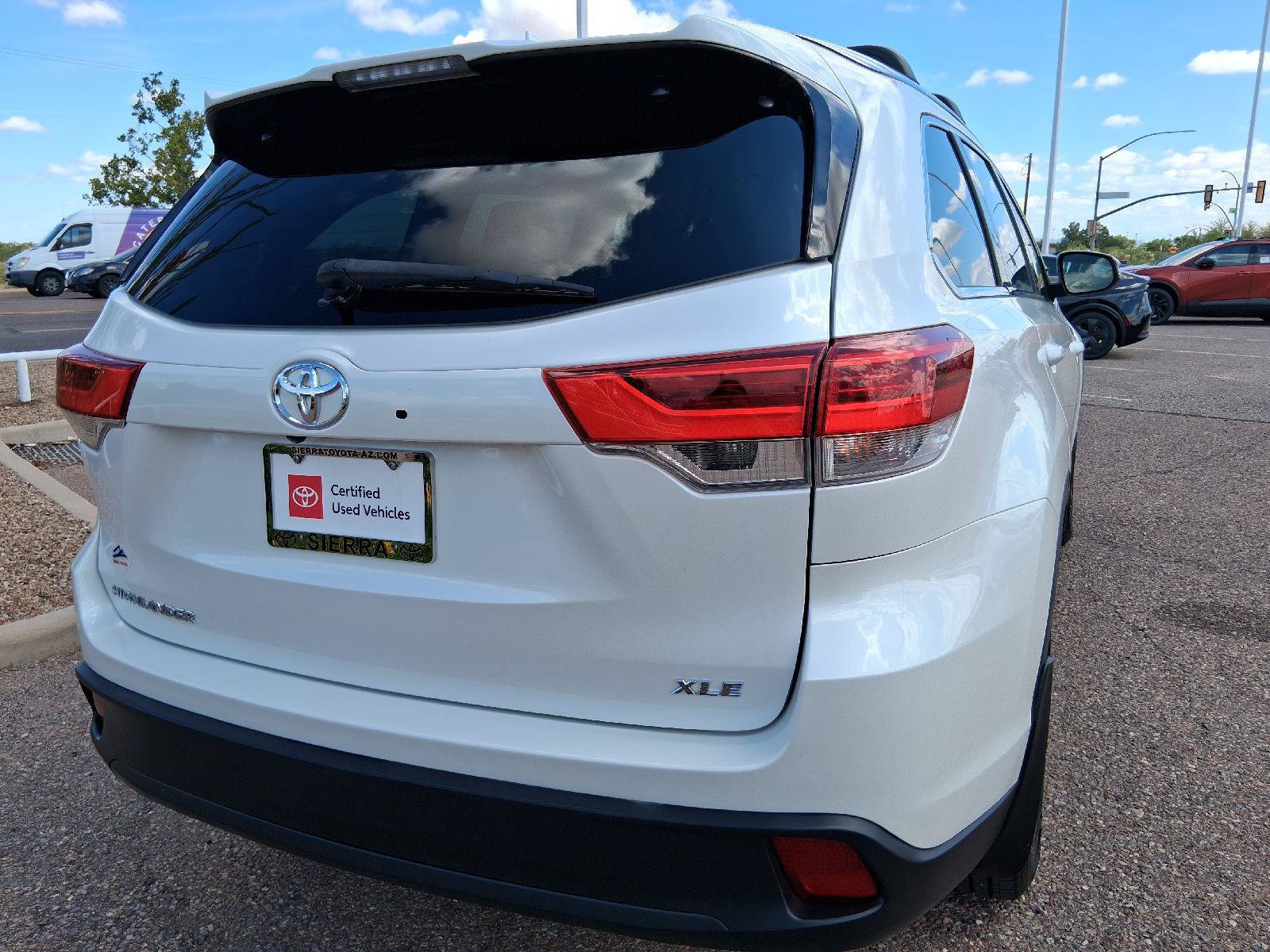 Certified 2017 Toyota Highlander XLE FWD image 15