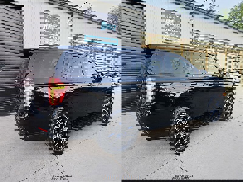 Used 2021 Chevrolet Tahoe RST w/ Luxury Package image 17