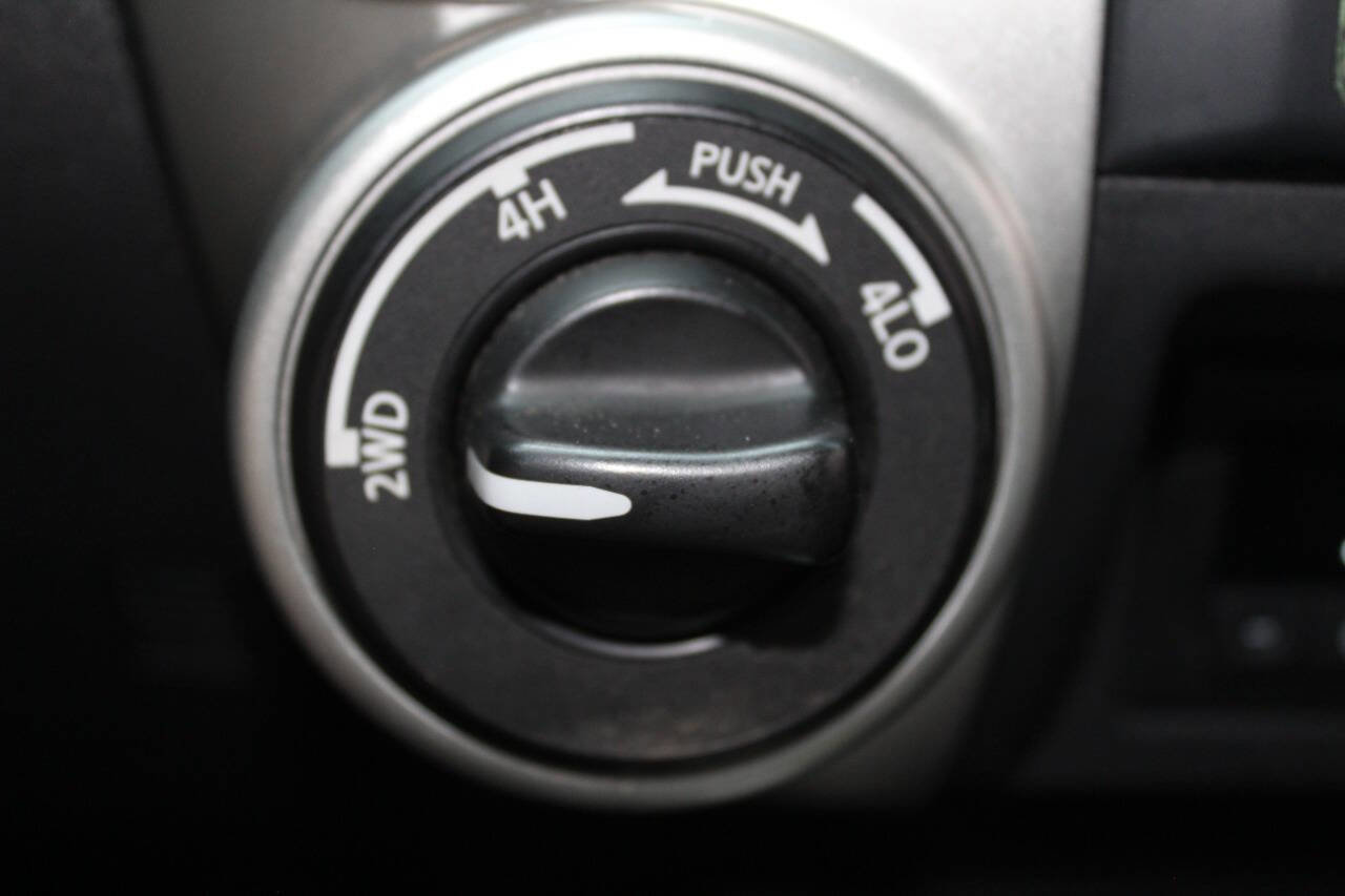 Used 2019 Nissan Titan PRO-4X image 13