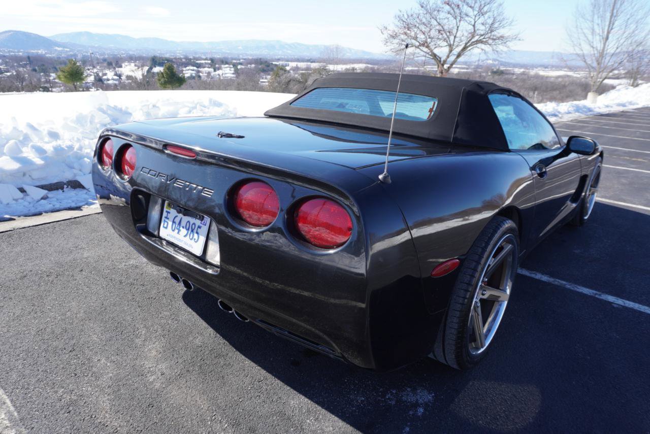 Used 2004 Chevrolet Corvette 2dr Convertible w/ Preferred Equipment Group RWD image 13