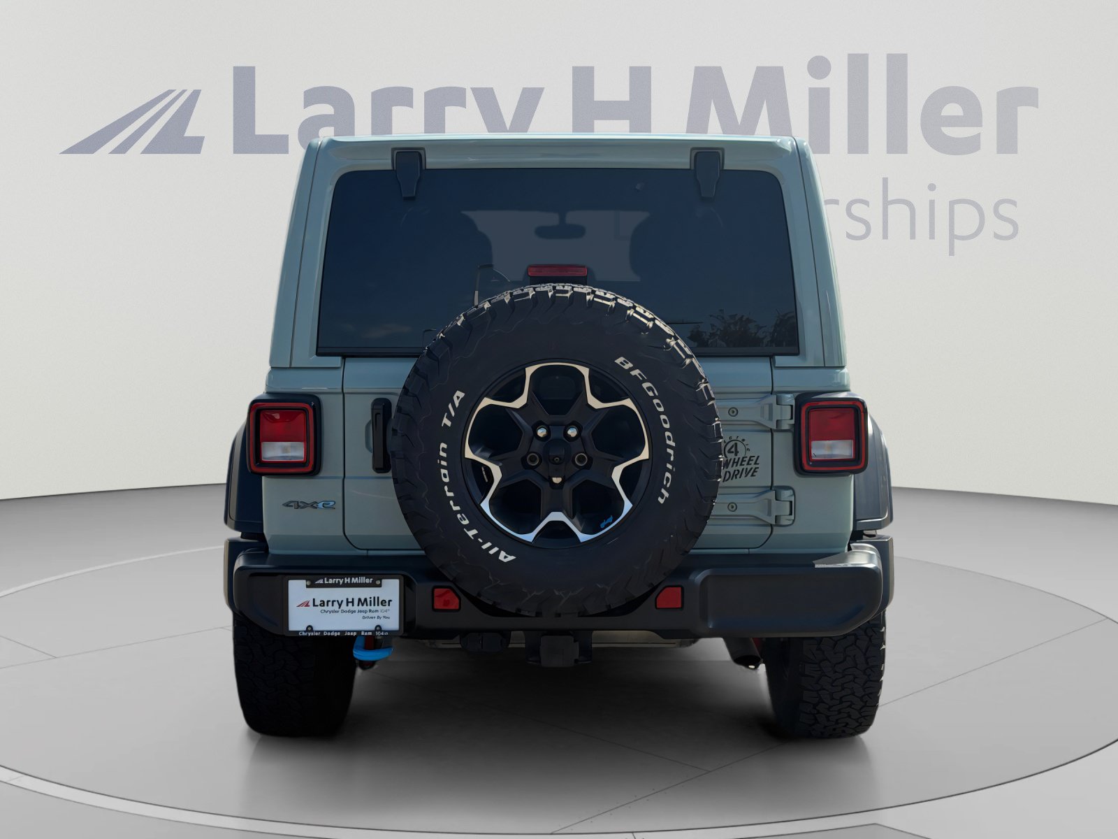 Used 2023 Jeep Wrangler Unlimited w/ Sun & Screen Package AWD/4WD image 5