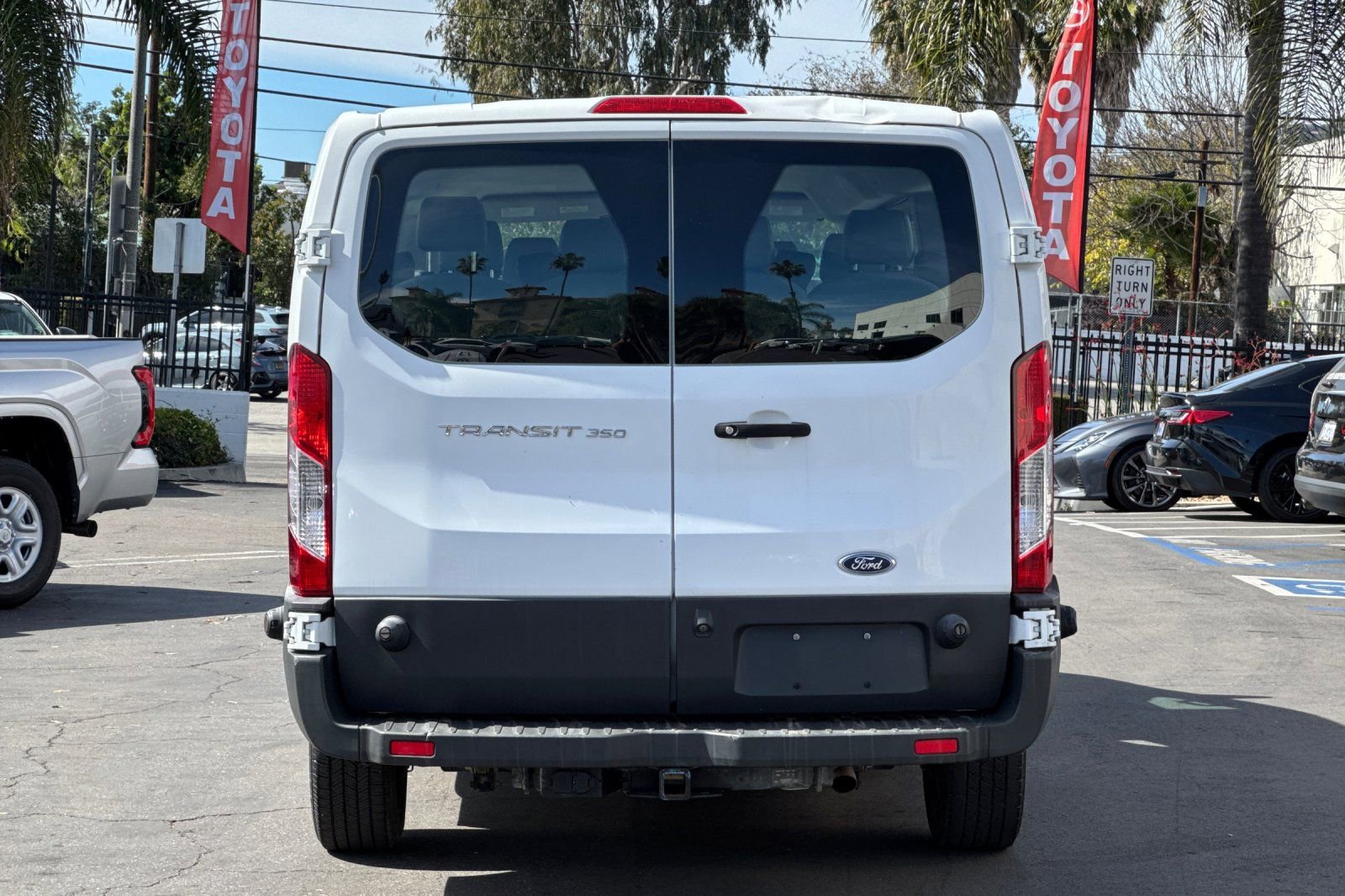 Used 2018 Ford Transit 350 XL image 5