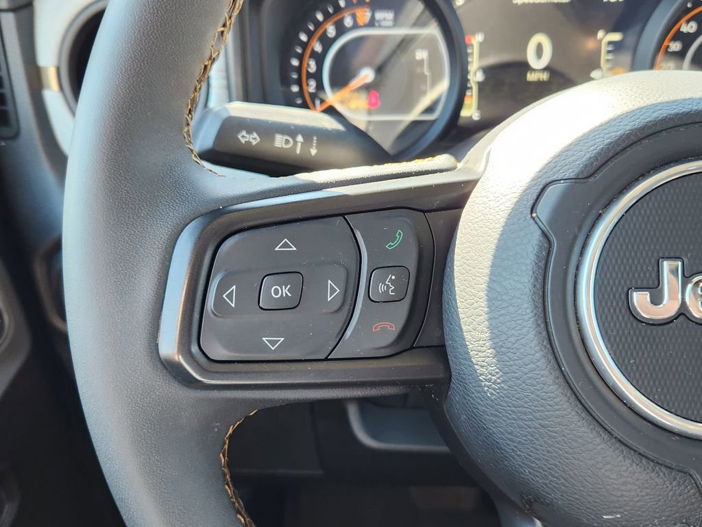 Used 2024 Jeep Gladiator Sport w/ Dual Top Group image 19