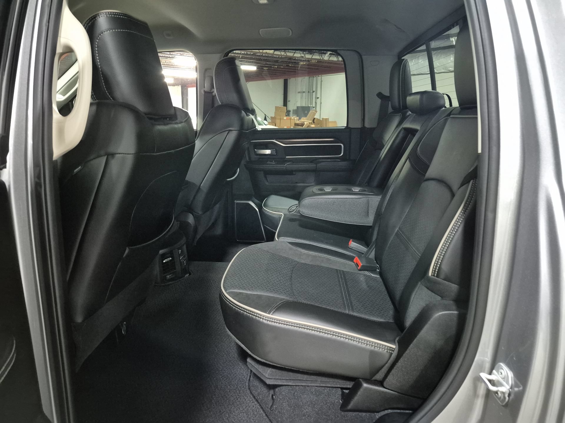 Used 2024 RAM 2500 Laramie w/ Safety Group AWD/4WD image 25