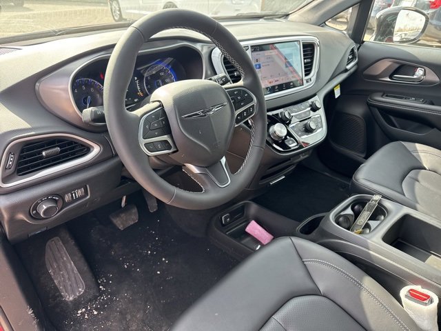 New 2026 Chrysler Voyager LX image 13