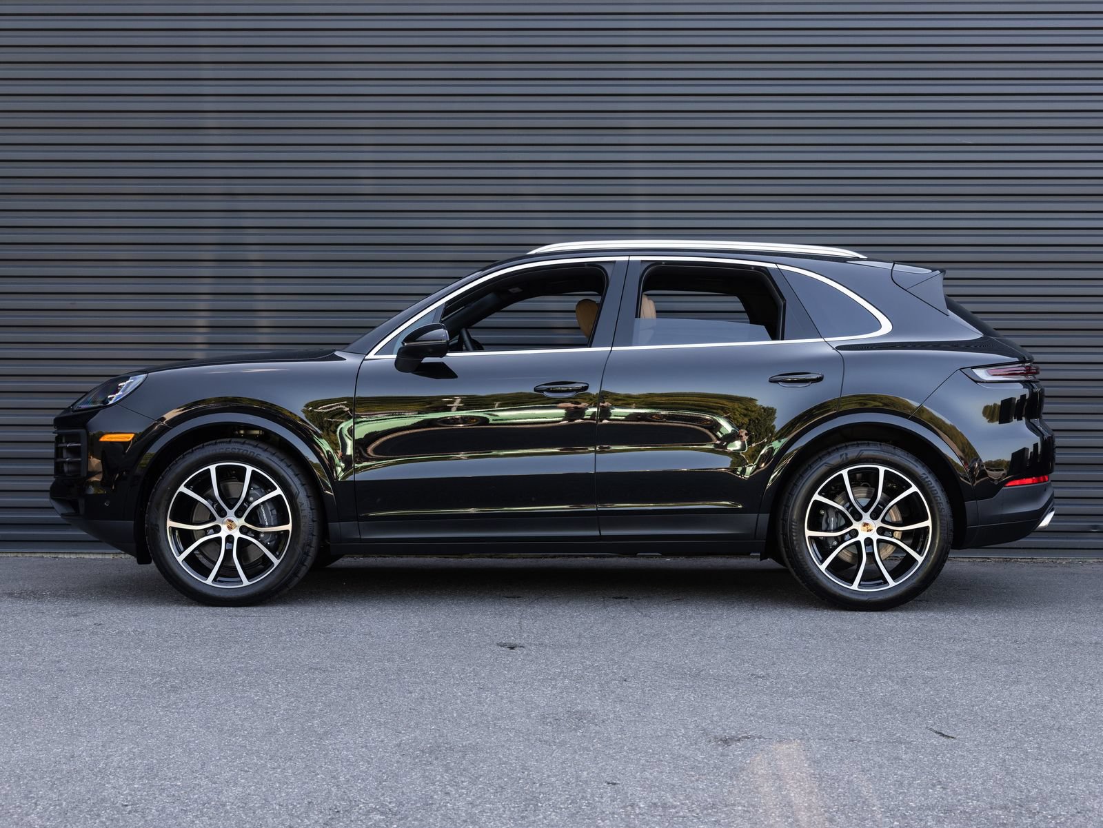 New 2026 Porsche Cayenne AWD/4WD image 2