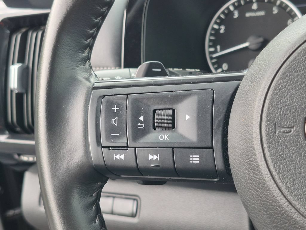 Used 2024 Nissan Pathfinder SV w/ Lighting Package (N92) AWD/4WD image 13