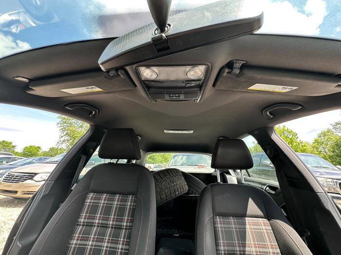 Used 2012 Volkswagen Golf 4-Door FWD image 33