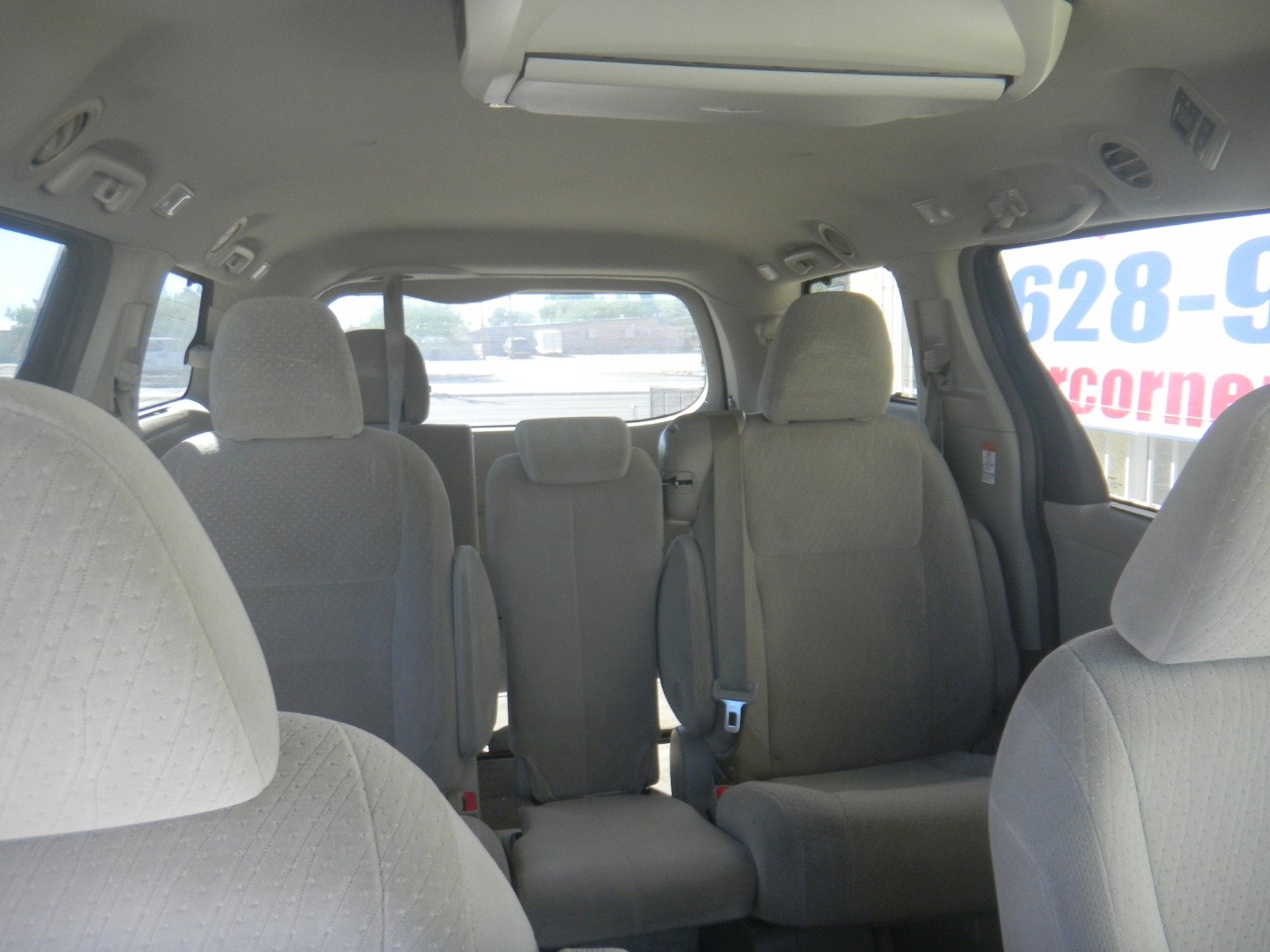 Used 2015 Toyota Sienna LE image 19